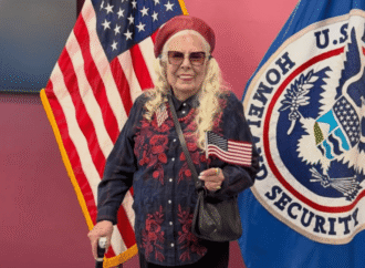 Joni Mitchell Sworn In as a U.S. Citizen, Capping ‘a Journey That Began 62 Years Ago’