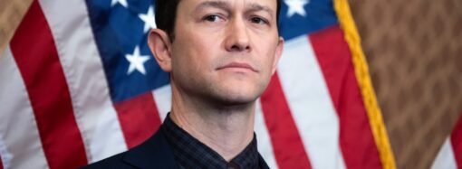 Joseph Gordon-Levitt Says A.I. Is Being Trained to ‘Hijack Your Intimacy’: ‘We Should Be Concerned’