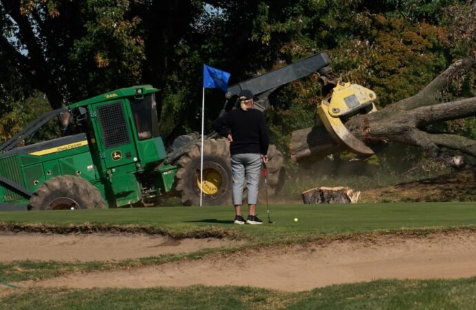 Justice Department announces Trump plans for golf course are in the works, course will close Nov. 15