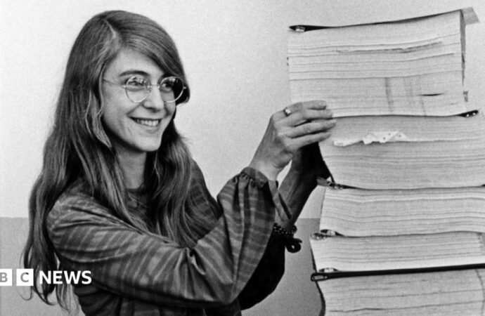 Margaret Hamilton, whose software helped land Apollo 11 on the moon, dies at 90
