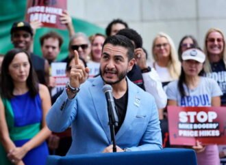 ‘Medicare for All’ message attracts midterm voters buckling under medical bills