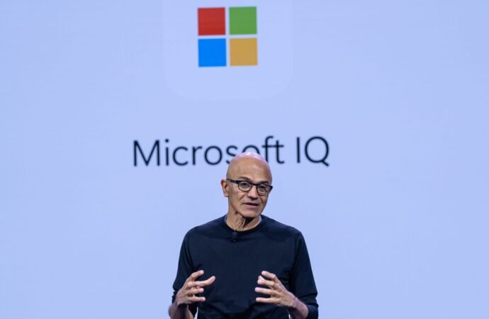 Microsoft’s cloud growth accelerates, and so too does the spending | Fortune