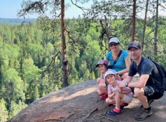 My kids used to complain on every trail. These 4 changes made family hiking fun again.