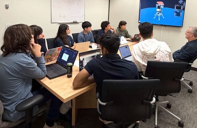 NASA SEES Interns Tackle Real-World Challenges in Lunar Exploration – NASA Science