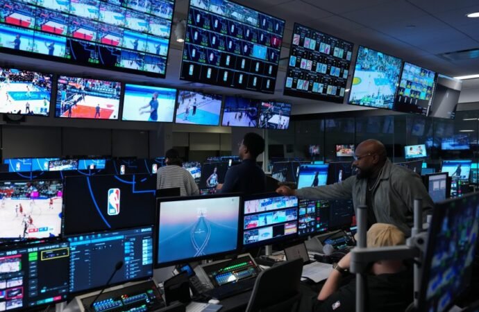 NBA Arenas Get a Massive AT&T Network Upgrade to Boost Fan Experiences – CNET