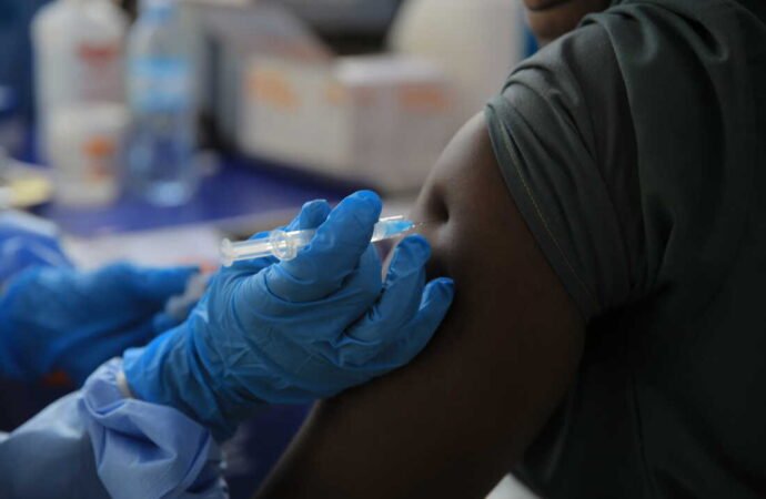 Nigeria confirms an Ebola case in Abuja as a woman arriving from Uganda tests positive