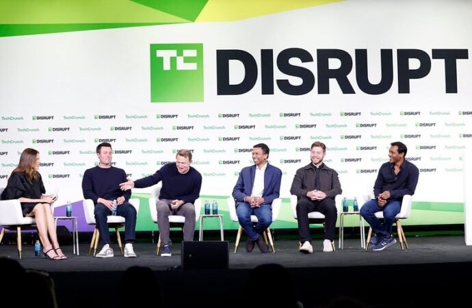No agenda, no rush, no leaving San Francisco: Benchmark’s partners on investing in a frenzied market | TechCrunch