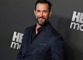 Noah Wyle Named People’s 2026 Sexiest Man Alive