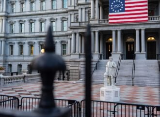 Painting Eisenhower Building would diminish historic character of White House complex, report says