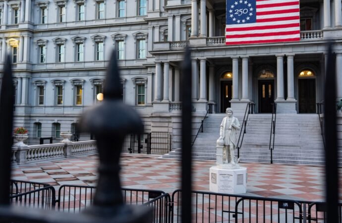 Painting Eisenhower Building would diminish historic character of White House complex, report says