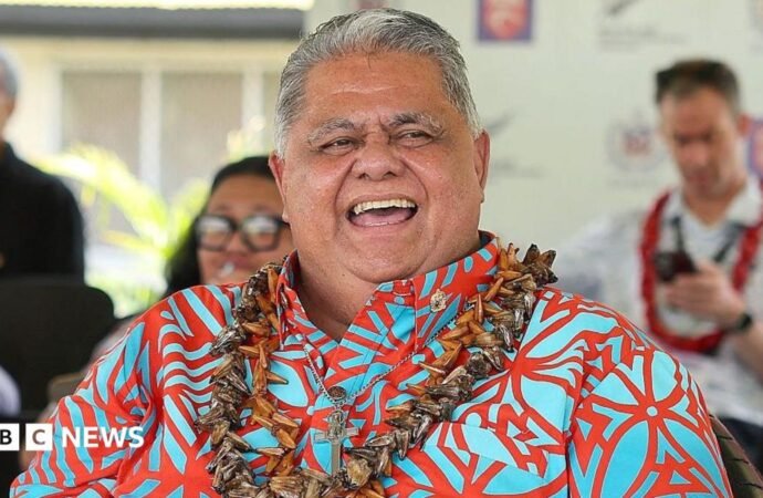Samoa leader apologises for Nazi salute after video from 2007 emerges