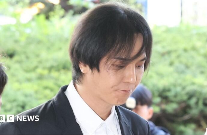 Song Min-ho: K-pop star convicted of violating military service law