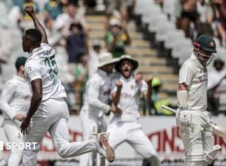 South Africa v Australia: David Warner tears into former side as hosts race to win