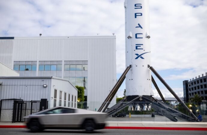 SpaceX and Tesla boards form special committees to review merger | TechCrunch