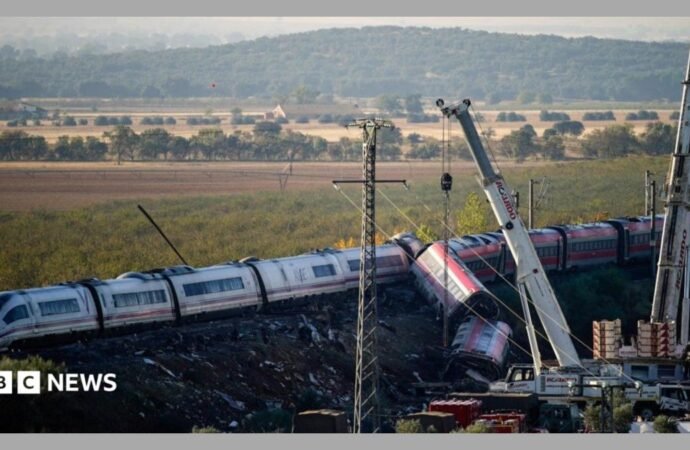 Spain train disaster clouds Pedro Sánchez chances of re-election