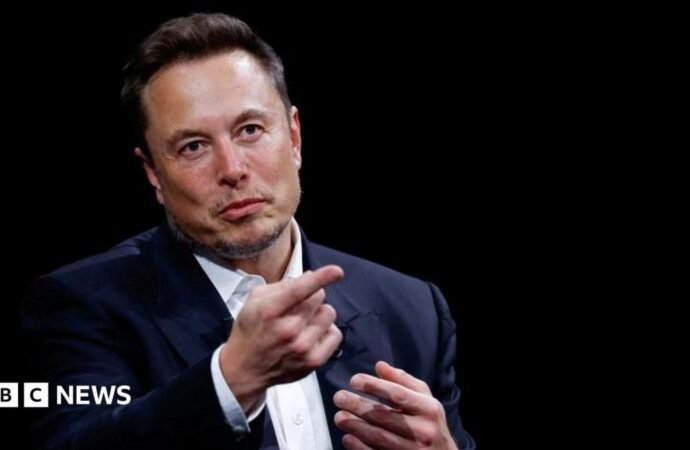 Starlink: Musk says US government may be behind slowdown of Ukraine drone speeds