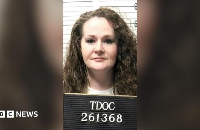 Tennessee death row inmate Christa Pike taken to hospital after attempted execution, lawyer says