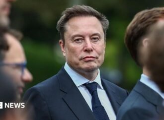 Tesla and SpaceX: Why does Elon Musk want to merge the companies?
