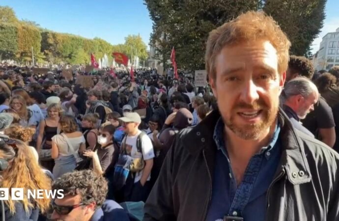 ‘There are now thousands of people’: At the scene of student protests in Lille