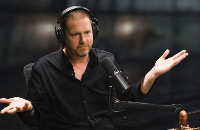 Tim Heidecker Is Bringing His Joe Rogan Parody Show to The Onion