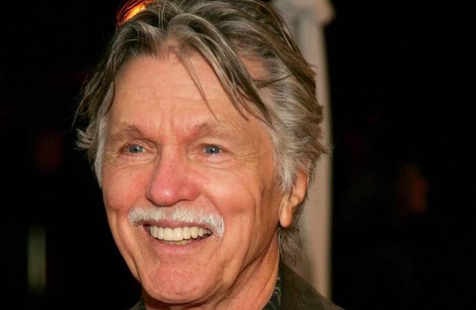 Tom Skerritt, ‘Picket Fences’ and ‘Alien’ Star, Dies at 93