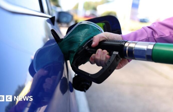 Trump faces growing backlash over plans to import diesel from Russia