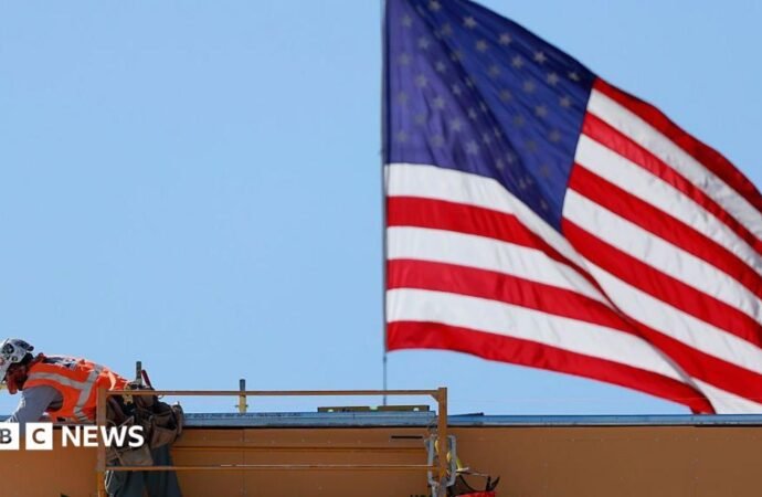 US jobs market sees sharp slowdown ahead of midterm elections