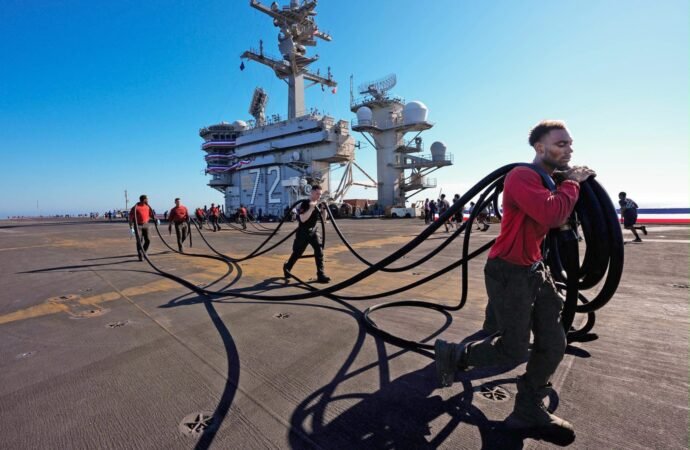 USS Abraham Lincoln returns to San Diego after 265 straight days at sea, food shortages and reports of deteriorating morale | Fortune