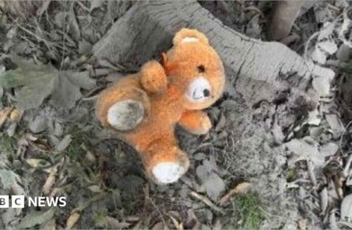 Ukraine war: Russian glide bomb attack on Zaporizhzhia kills at least 15 people