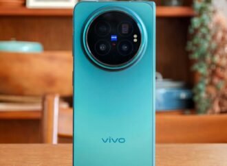 Vivo’s X Fold 6 accidentally feels like a throwback