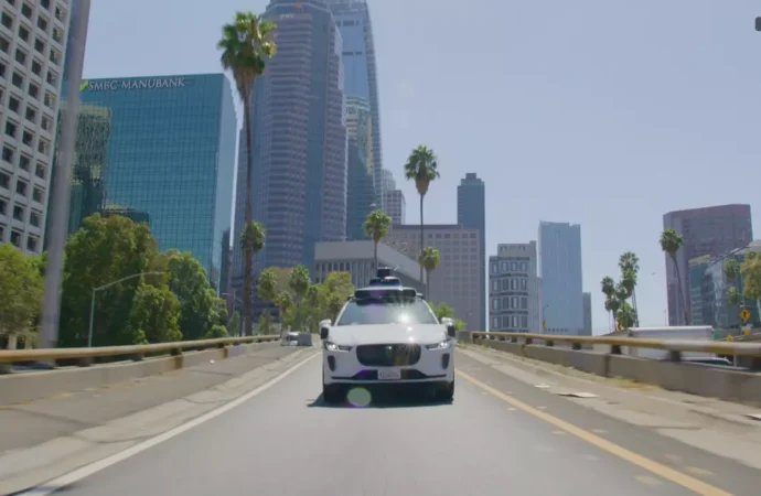 Waymo Puts Toronto on the Map for Its Robotaxis – CNET