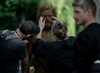 Why Olivia Colman Didn’t Get Splinters From Getting Intimate With Alexander Skarsgård’s ‘Wicker’ Costume