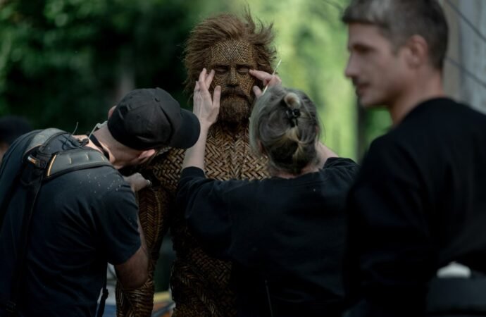 Why Olivia Colman Didn’t Get Splinters From Getting Intimate With Alexander Skarsgård’s ‘Wicker’ Costume