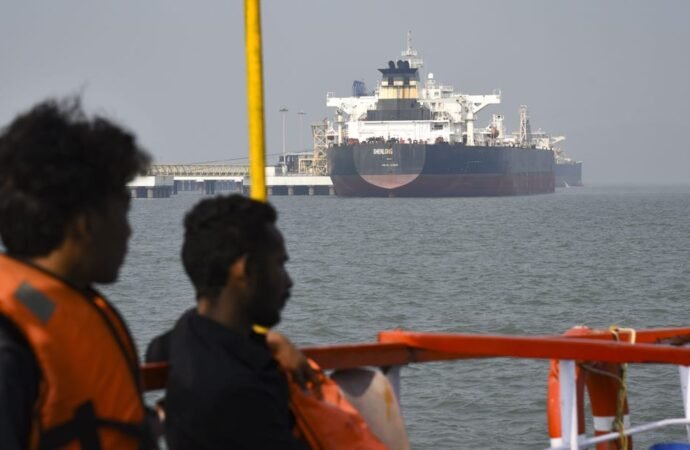 Why oil is still trading near $100 even though Gulf exports have recovered