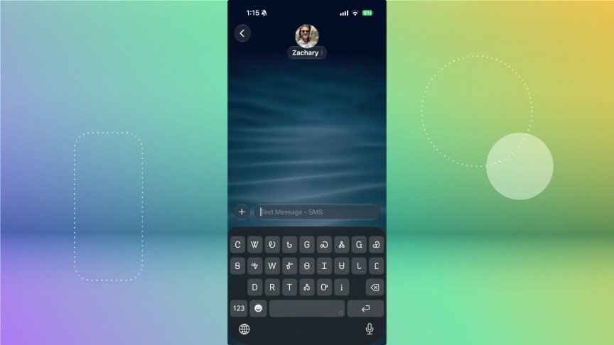 The Cherokee keyboard in Messages on an iPhone.