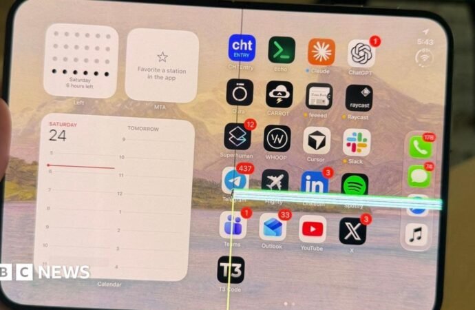 iPhone Duo: Apple to replace handsets affected by screen issues