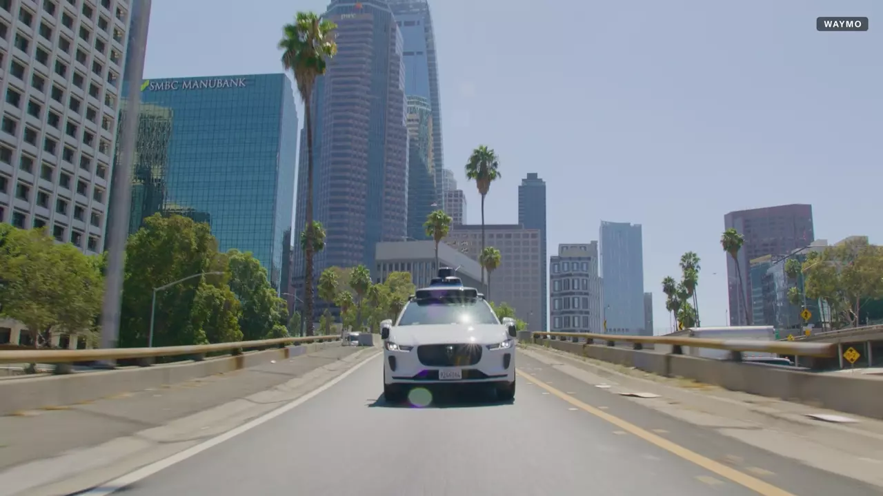 Waymo's Driverless Cars Can Now Navigate Freeways
