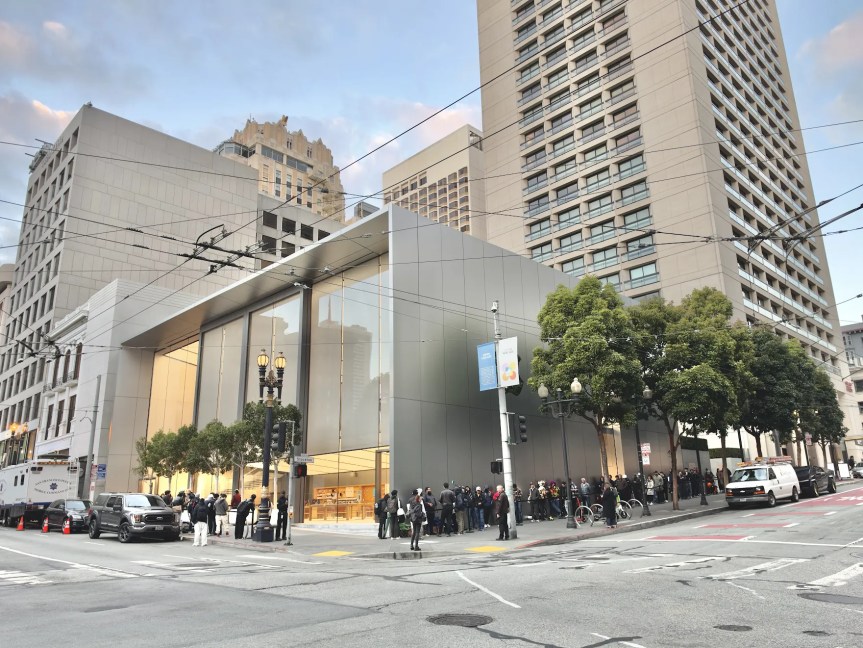 The line for the iPhone Duo on launch day at the Union Square Apple store.