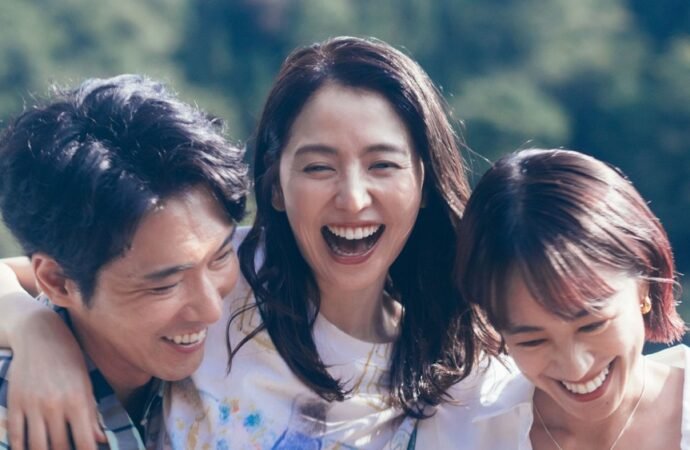 ‘Between Two Lovers’ Review: Nanako Hirose’s Contentious Family Drama Examines an Ill-Fated Throuple