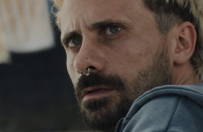 ‘I, Addict’ Creator Javier Giner Unpacks ‘This Solitude,’ a Film ‘About ‘Those Who Keep Functioning While Something Inside Them Is Falling Apart’