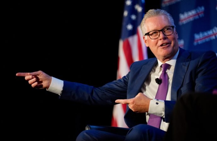 ‘I drive a Tesla’: After Elon Musk said he’d lose his job, Delta CEO Ed Bastian says there’s ‘no tit for tat’ as airline unveils earnings miss | Fortune