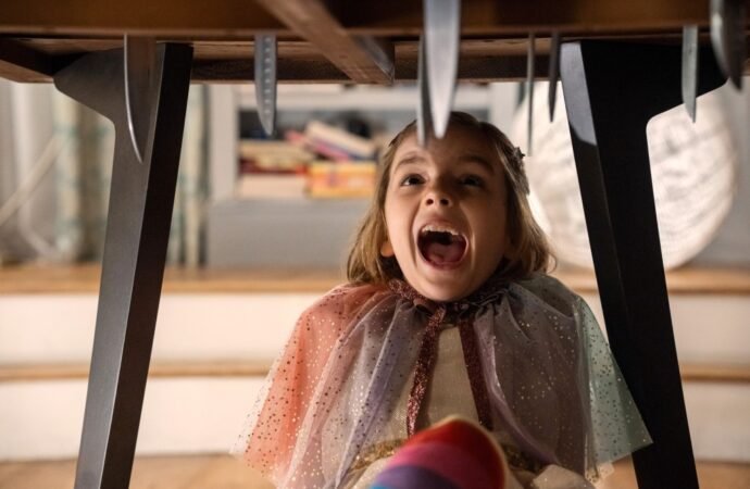 ‘Other Mommy’ Star Arabella Olivia Clark on Working With Jessica Chastain and Being Mentored by Mckenna Grace
